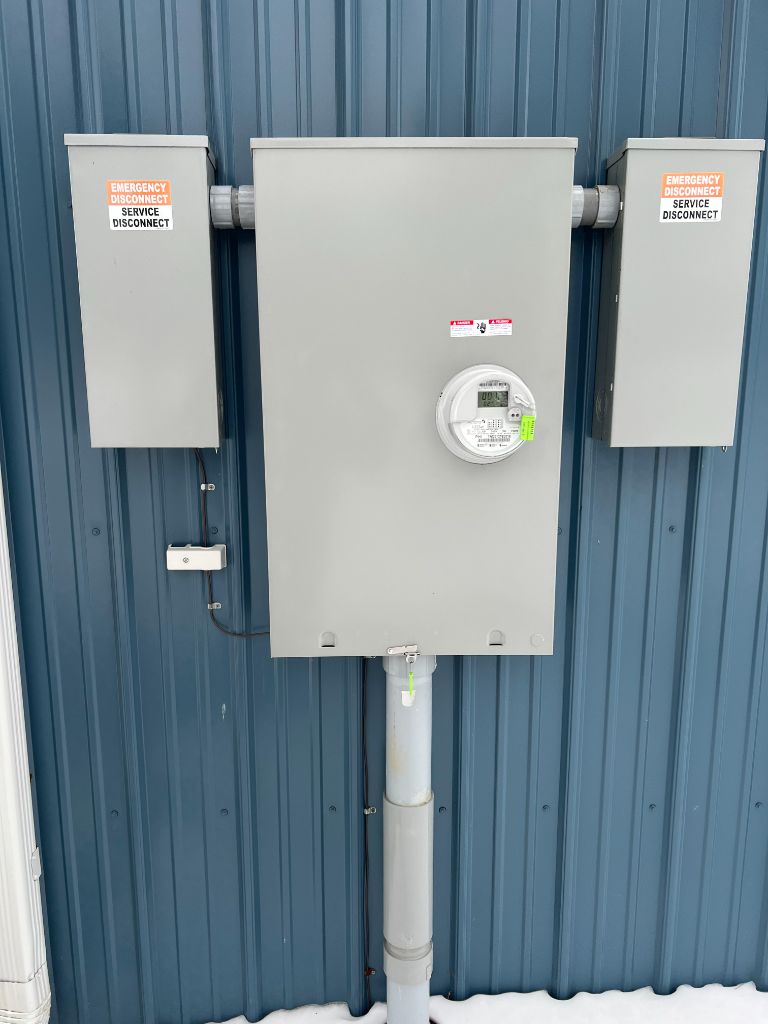 Commercial meter dual disconnect installation by ElectricWorks